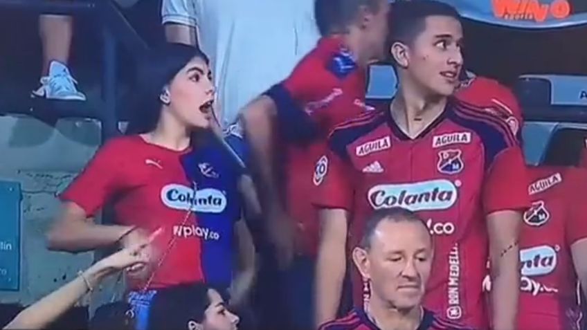 “Se te borró la sonrisa”: cachan a "infieles" en partido de futbol y su reacción se hace viral