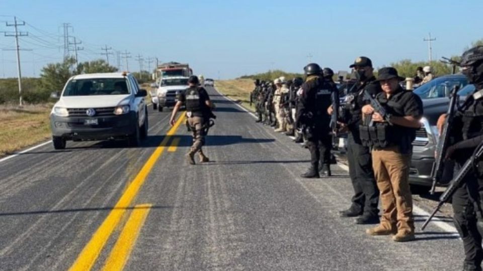 Tras el enfrentamiento, durante el día se reportaron bloqueos en la carretera federal número 2