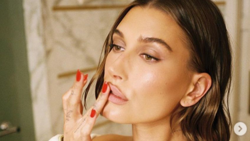 Hailey Bieber demostró como puedes tener una manicura minimalista para verte chic en todo momento