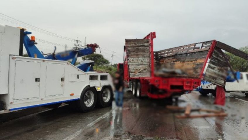 Choque de tráiler en la México-Querétaro provoca caos vial, cientos de automóviles quedan varados