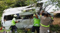 Mueren cinco migrantes tras volcar una camioneta en la carretera federal Villahermosa-Coatzacoalcos