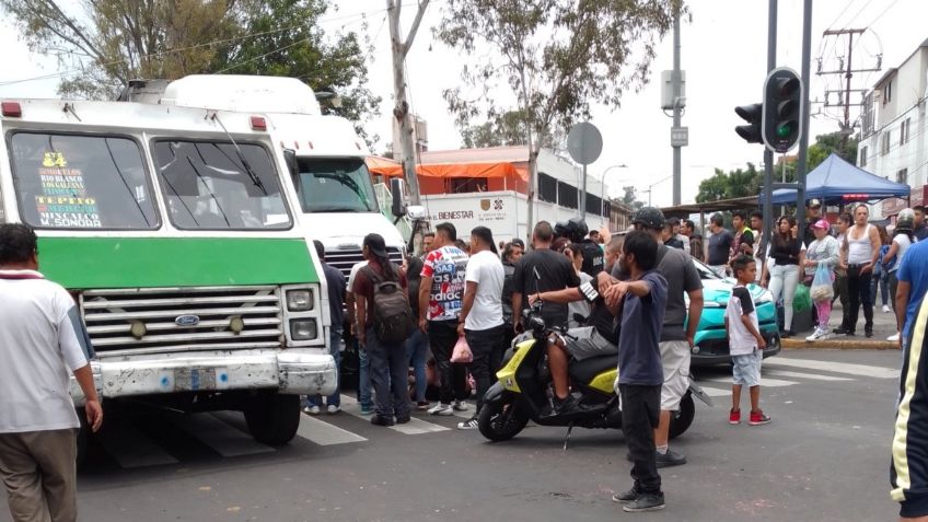 Chofer de un tráiler atropella a mujer en la Cuauhtémoc y vecinos se le van encima