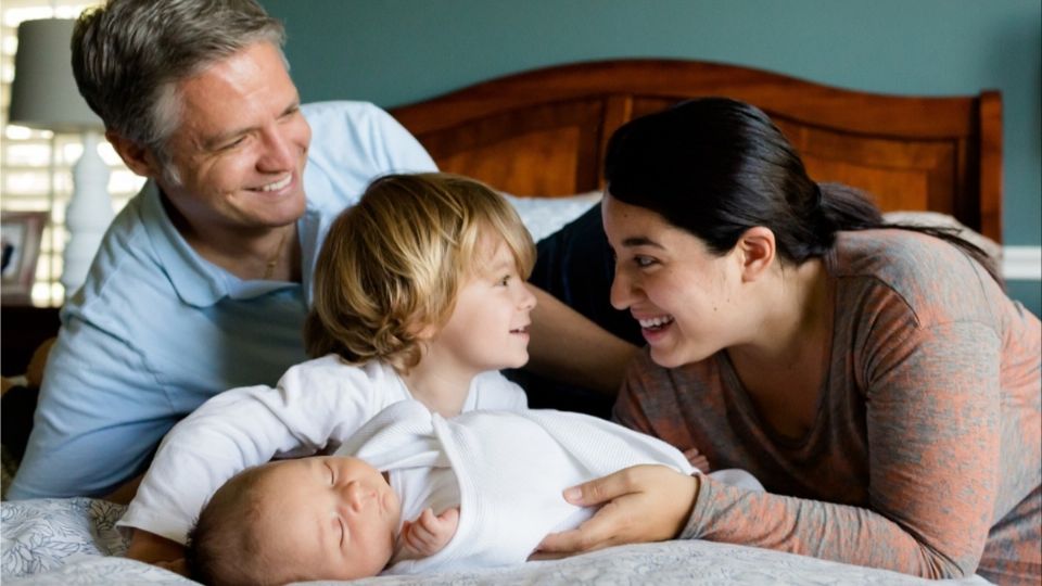 Las edades paterna y materna son claves para que un bebé se desarrolle con óptima salud