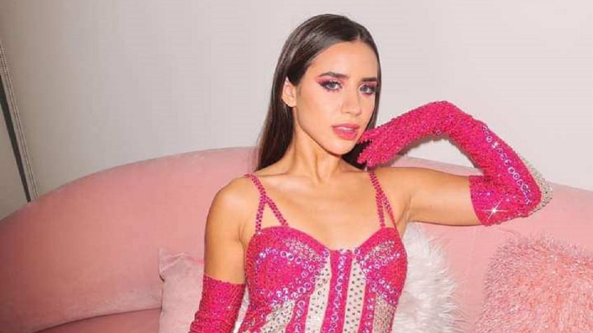 Tammy Parra cautiva en entallado jumpsuit inspirado en Barbie y conquista la tendencia del verano