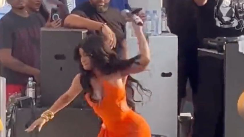 VIDEO | Cardi B enfuerece contra fan y le avienta el micrófono por mojarla con cerveza