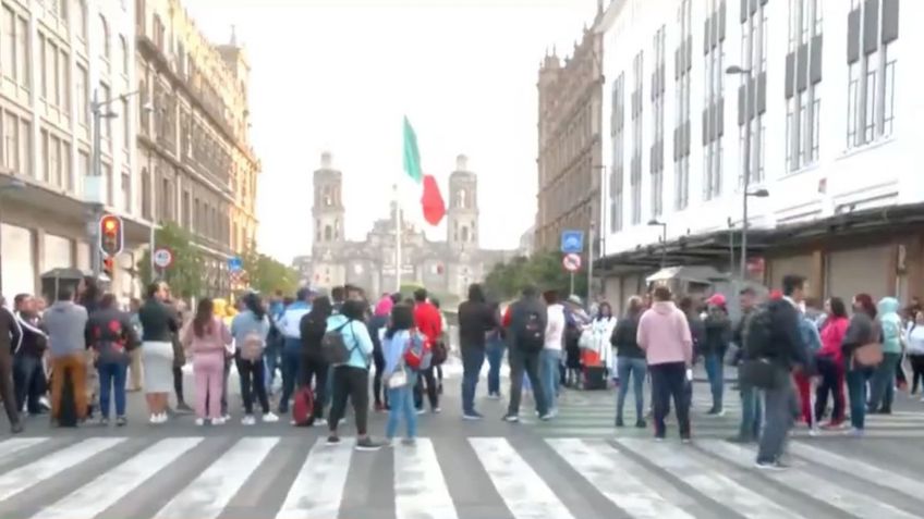 Bloqueo en CDMX: maestros protestan en Avenida 20 de Noviembre, piden aumento salarial