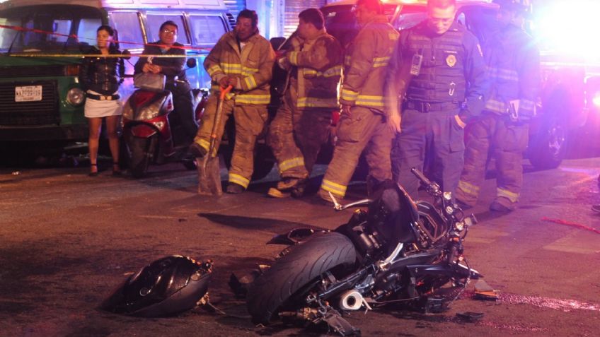 Derrapan su moto y caen desde puente en Naucalpan, mueren al instante