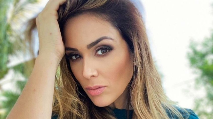 El traje de baño neón con el que Jacky Bracamontes llevó a otro nivel la moda veraniega