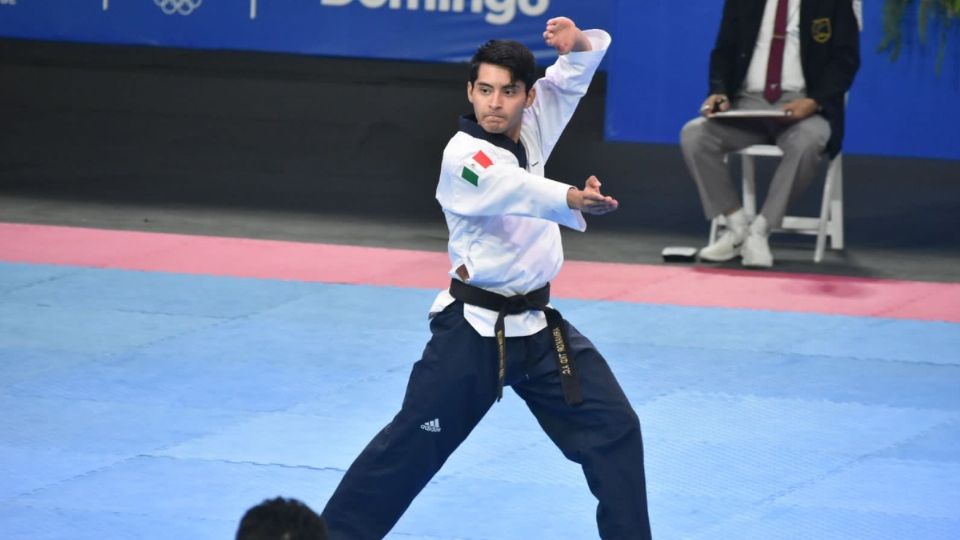 El taekwondoín mexicano impactó con su rutina de poomsae.