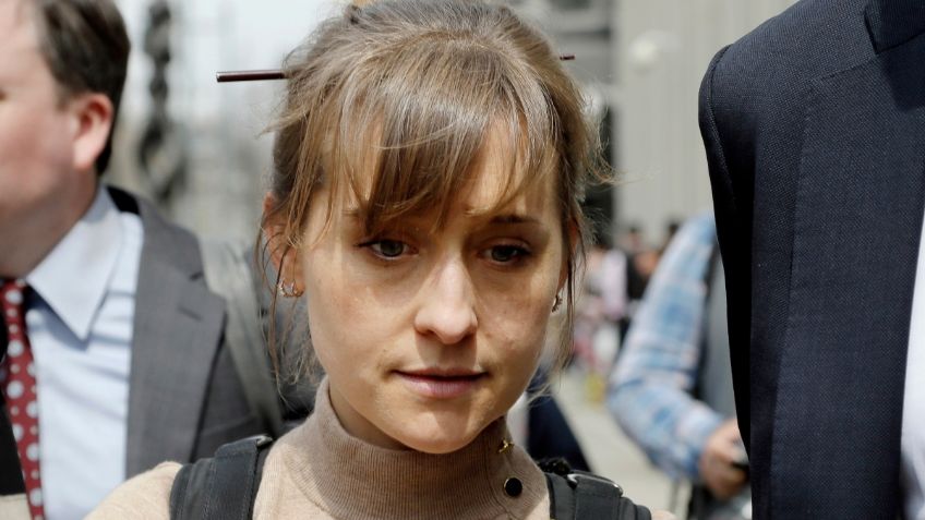 Allison Mack, estrella de "Smallville", sale de prisión tras cumplir su condena por el caso NXIVM