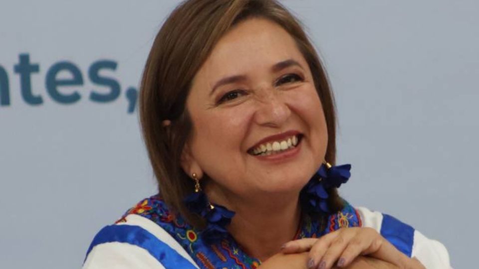 Proyectaron un video de la senadora panista en el que aparece Carlos Salinas de Gortari.