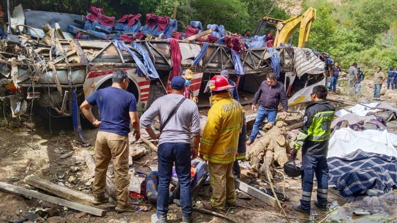 Sube A 29 La Cifra De Muertos Por Accidente De Autobús En Oaxaca El Heraldo De México 3017