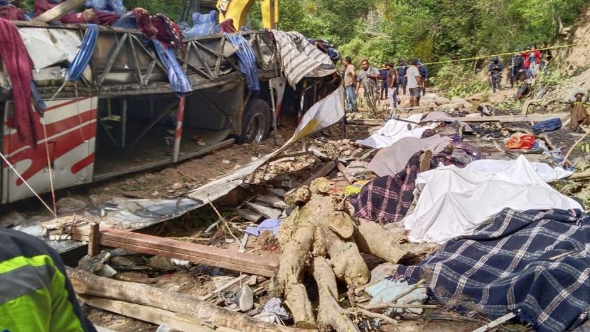 Oaxaca: estas son las posibles causas del accidente de autobús en el que murieron 29 personas