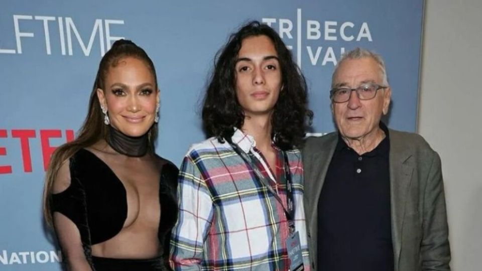 J.Lo, Leonardo De Niro y y Robert De Niro en alfombra roja.