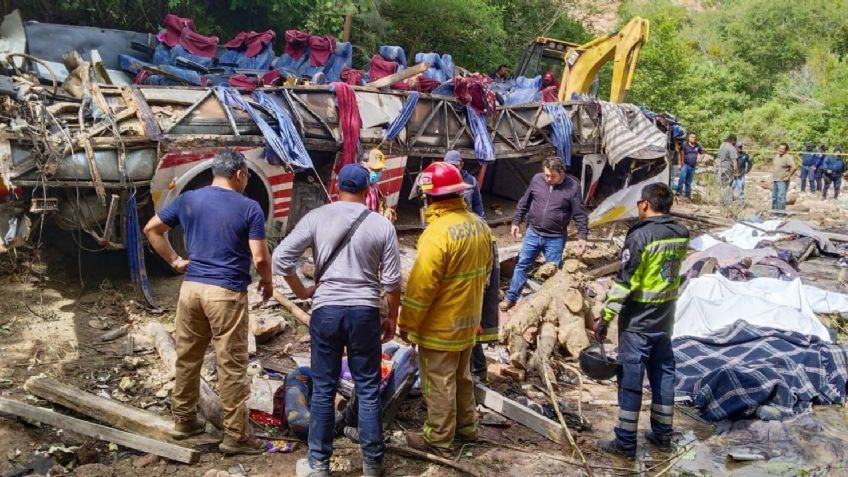 "No tenía frenos y los obligaban a conducir así": revelan familiares de las 29 víctimas de accidente en Oaxaca