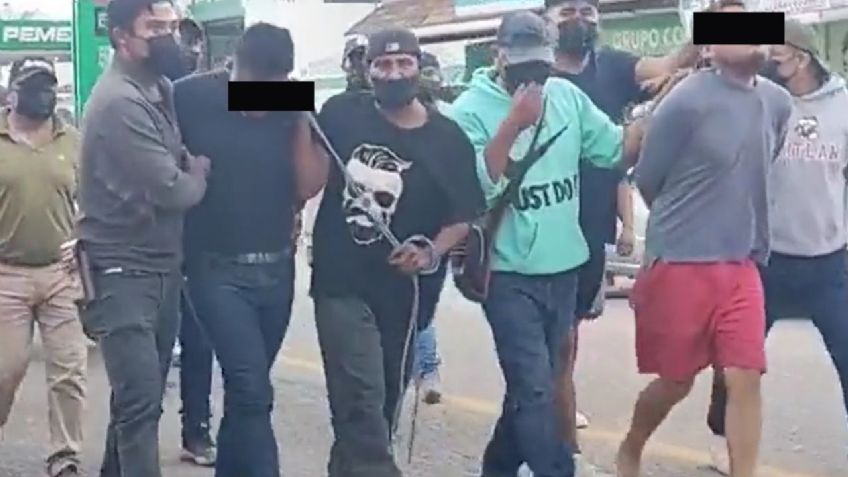 Presuntos ladrones de motos fueron amarrados y exhibidos por las calles Nochixtlán