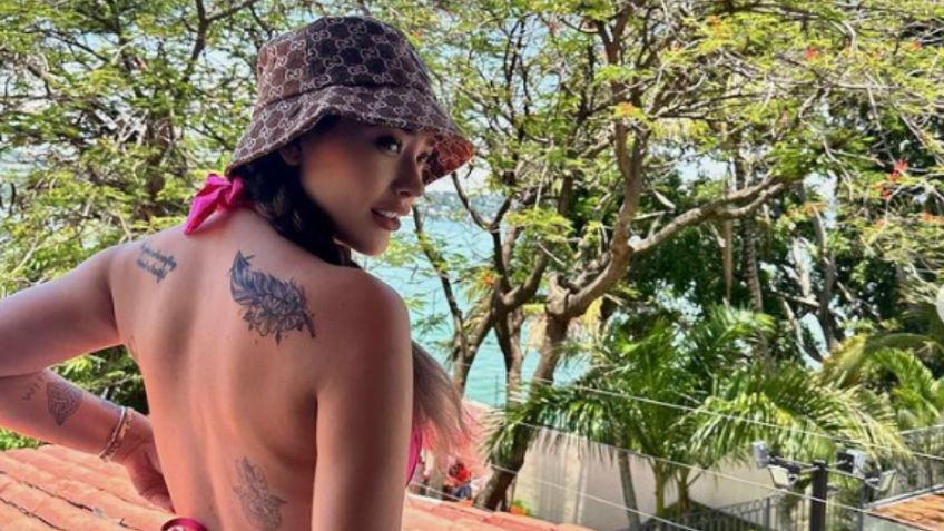 De espaldas, Brenda Zambrano impone moda en bikini rosa y presume sus tatuajes