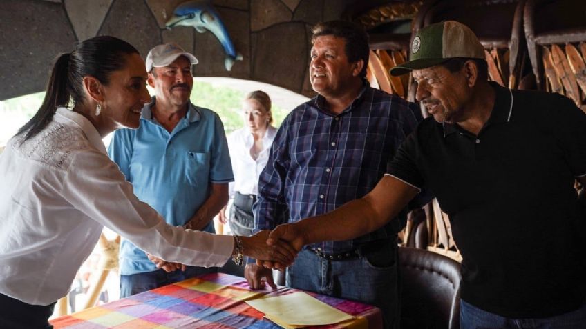 Claudia Sheinbaum recibe el bastón de mando en Jalisco: "Por encima de todo, justicia a los pueblos originarios"