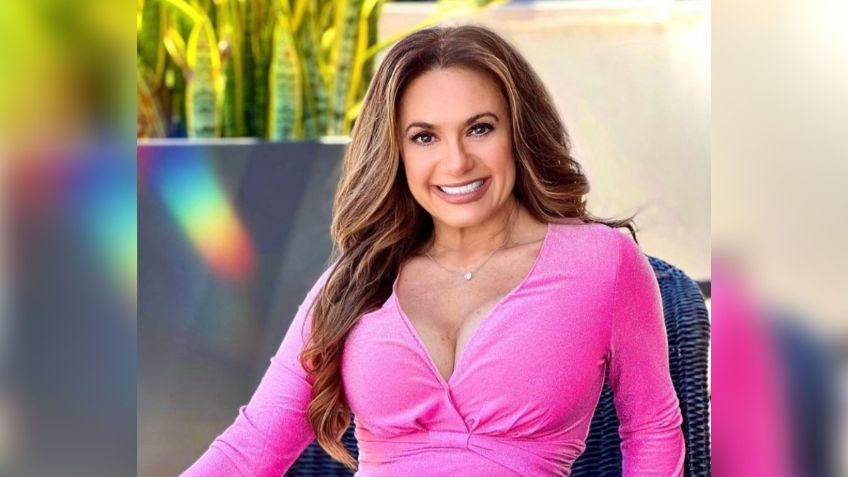 Penélope Menchaca cautiva en Instagram con el minivestido más chic del verano