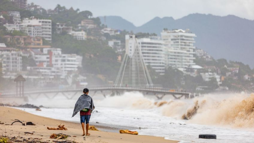 Tormenta tropical Dora causa fuertes lluvias en 4 estados, sigue su trayectoria EN VIVO