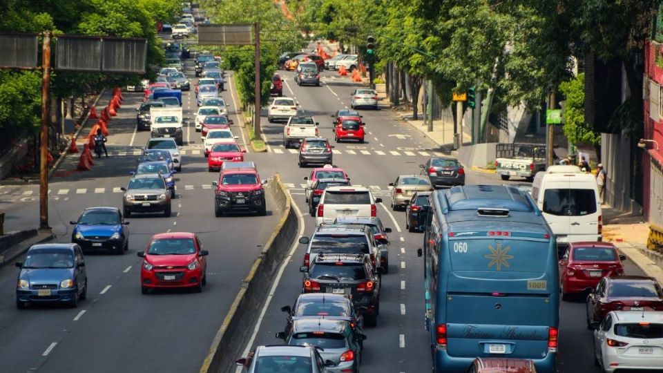 Solo dos carriles quedaron habilitados rumbo a la carretera México-Toluca.