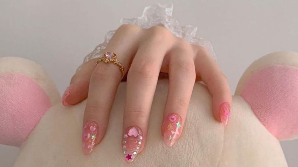 Si estás buscando una manicura diferente, esta opción es para ti.