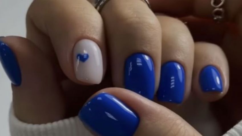 Estas uñas en tonos azules que van a ser la manicura en tendencia este segundo fin de semana de agosto