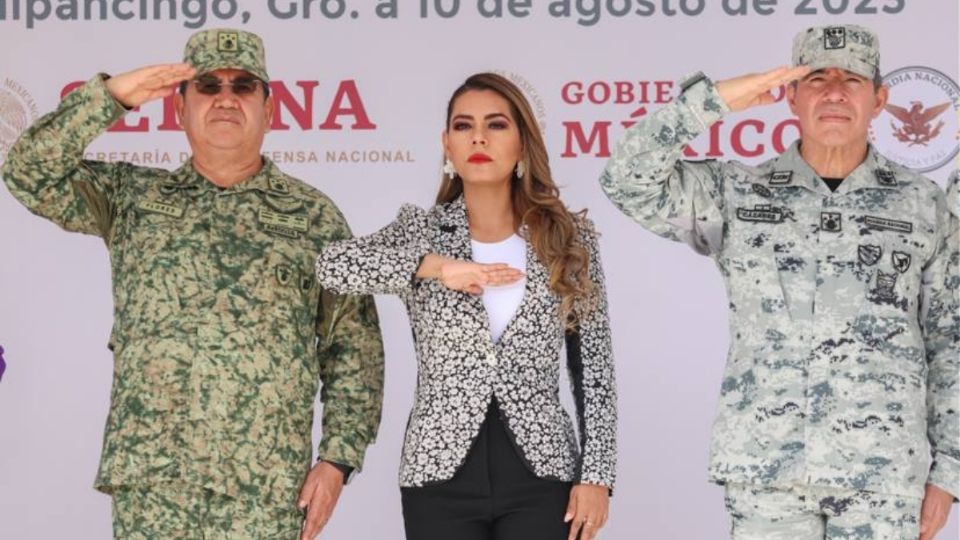 Asiste a toma de posesión y protesta de Bandera del nuevo Coordinador de la Guardia Nacional en Guerrero