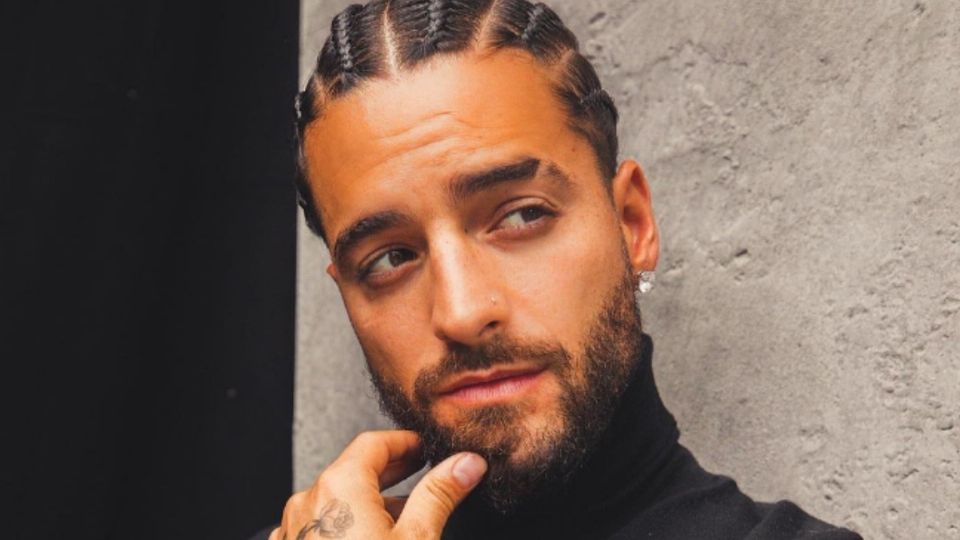 Maluma causa revuelo entre sus fanáticas de redes al posar con ropa interior