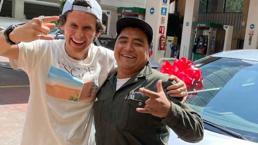 Influencer va por gasolina y le regala un auto al despachador como propina