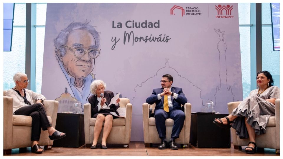 Beatriz Sánchez Monsiváis, Elena Poniatowska, Carlos Martínez y Alejandra Frausto en el ciclo La ciudad y Monsiváis.
