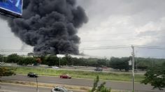 Incendio consume fábrica en la carretera Mérida-Progreso, decenas de personas son desalojadas