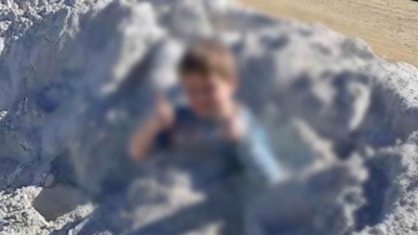 DESGARRADOR: fotografían a niño de 7 años en una montaña de "tierra", murió instantes después porque el polvo era tóxico