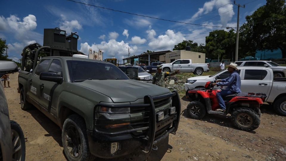 Las autoridades de los tres niveles de gobierno tomaron medidas para restablecer la seguridad en las comunidades afectadas.