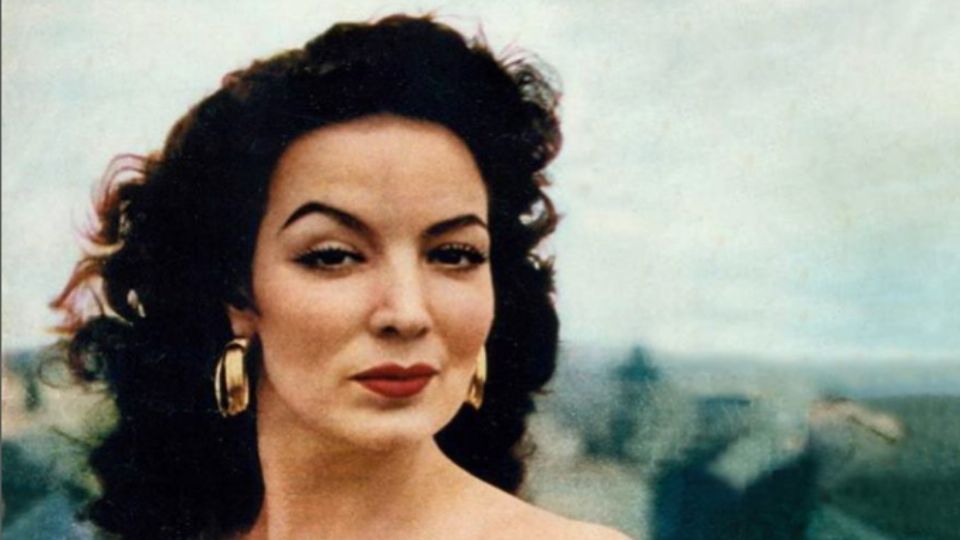 Mattel lanza Barbie en honor a María Félix