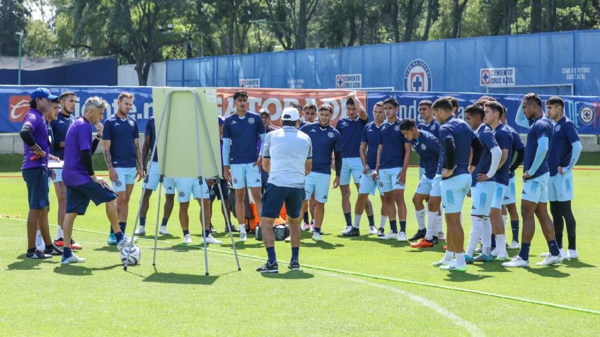 Erik Lira tiene la clave para que el Cruz Azul salga del fondo de la tabla en la Liga MX