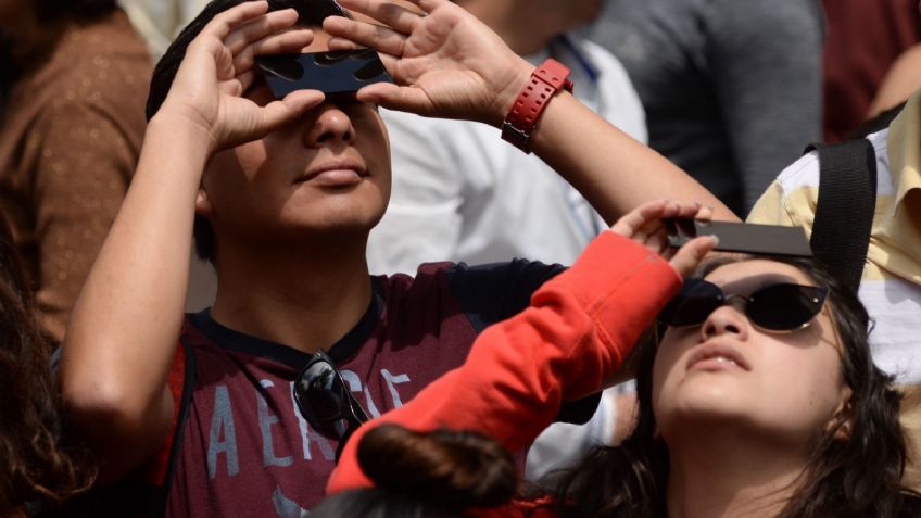 Eclipse de octubre 2023: paso a paso, cómo hacer una cámara oscura para observarlo sin dañar nuestra vista