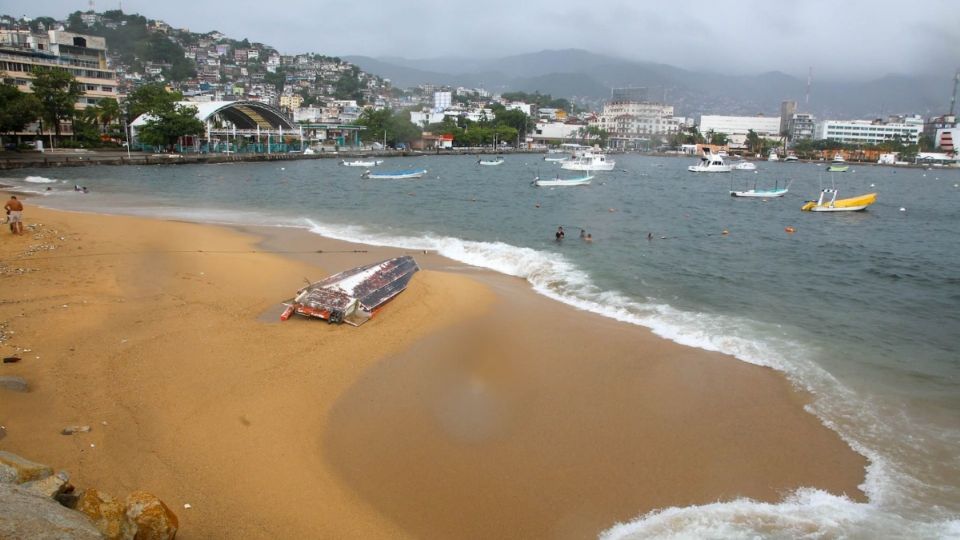 Los efectos de Hilary ya se perciben en La Paz, Baja California Sur, en donde ya está lloviendo.