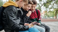 Una iniciativa de ley busca prohibir los teléfonos y dispositivos móviles en las escuelas, conoce los detalles