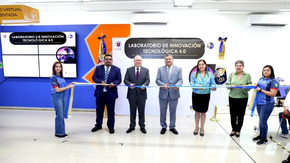 A la inauguración del espacio acudió Santos Guzmán López, Rector de la UANL, quien estuvo acompañado de Jaime Arturo Castillo Elizondo, Secretario Académico de la Universidad