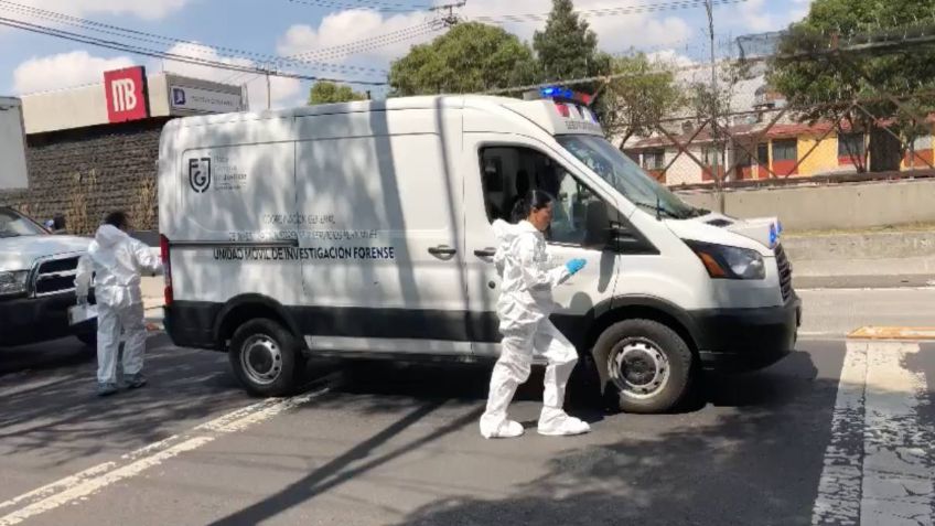 Muere un anciano en Iztacalco, lo atropelló un auto en el carril del Metrobús, el conductor se dio a la fuga