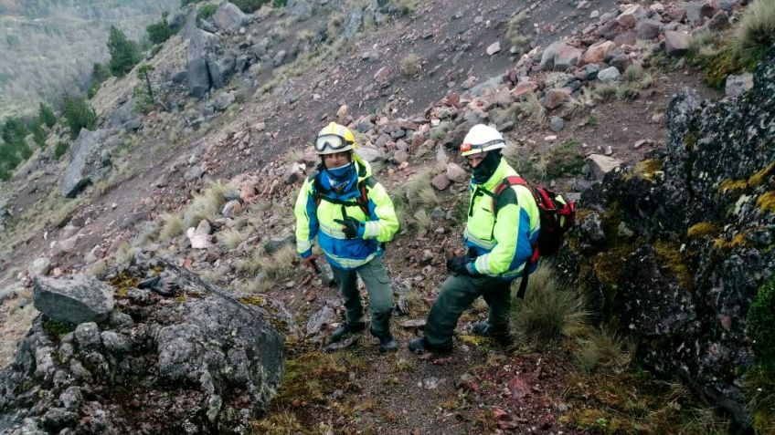 Buscan a dos personas extraviadas en el Nevado de Colima