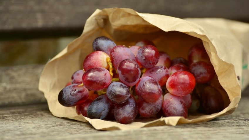 Muere una niña por ingerir uvas: autoridades investigan el caso