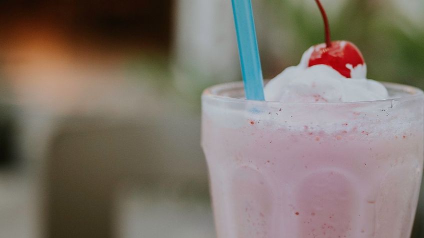 Mueren tres personas por beber malteadas contaminadas, las prepararon en máquinas de helados