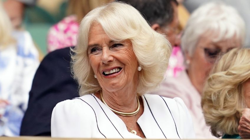 Muere otro gran amor de la reina Camilla a los 77 años: así fue el breve pero intenso romance