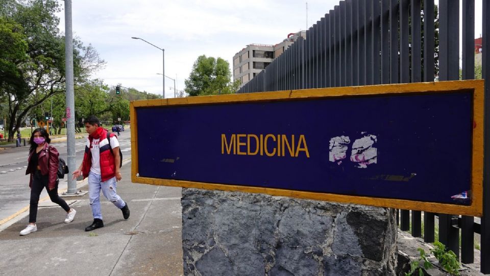 Las autoridades de la Facultad de Medicina lamentaron el deceso del profesor.