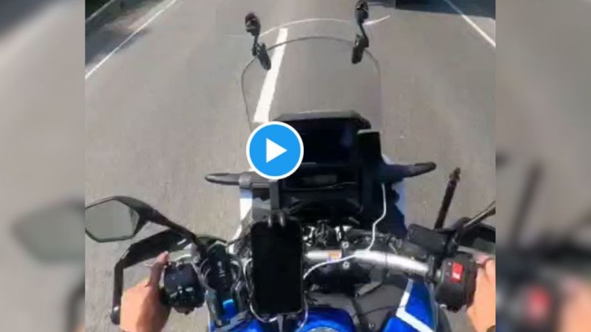 VIDEO: motociclista busca pasar un trailer, pero termina perdiendo parte de su cuerpo