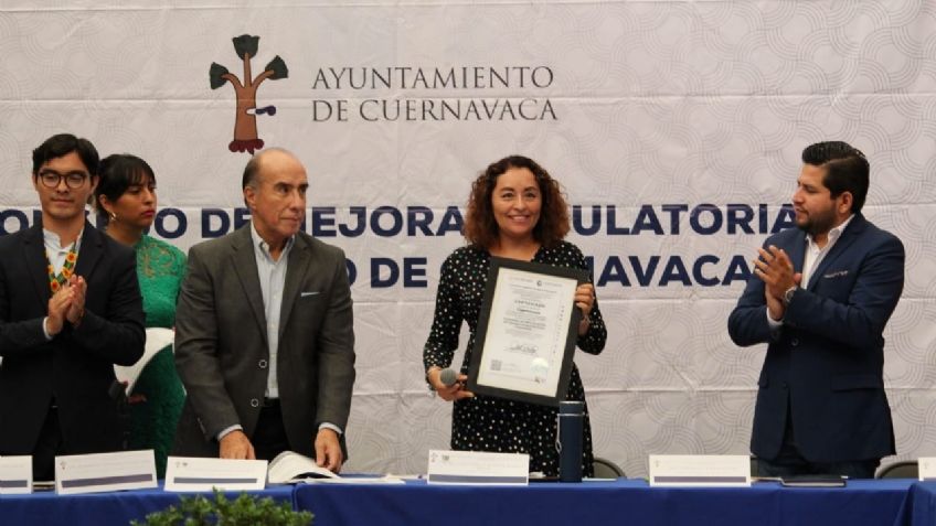 Premian a Cuernavaca con el certificado nacional "Simplifica" por reducir tiempos y papeleo en trámites