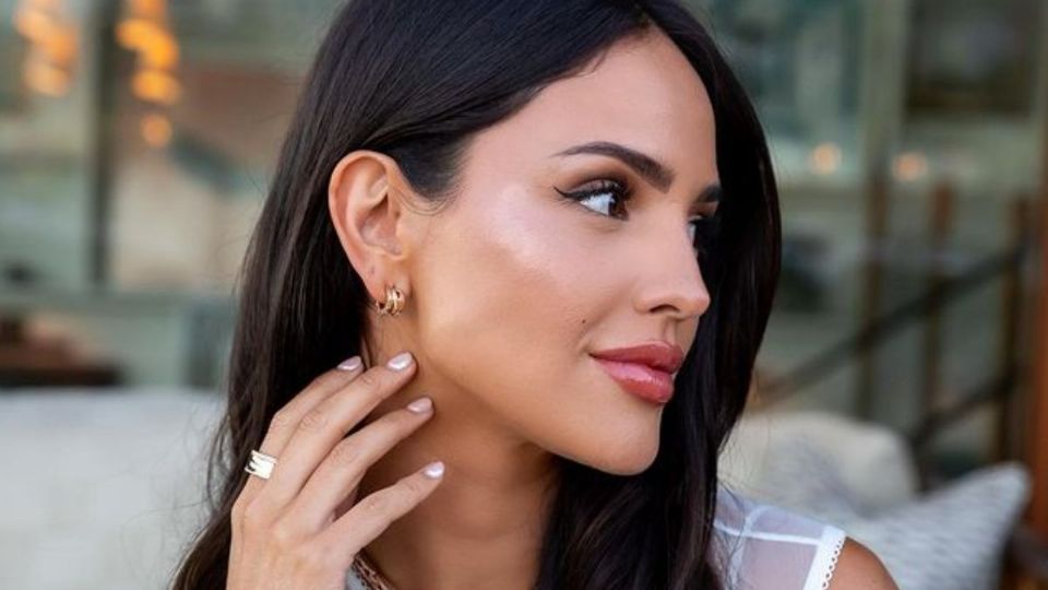 Una vez más, Eiza González comprobó que el blanco nunca dejará de ser un básico en el guardarropa