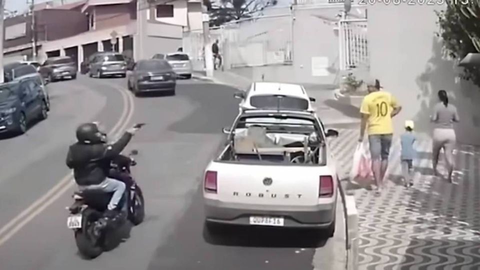 El hombre iba con su familia cuando los trataron de asaltar.